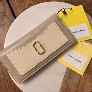 NWT! NEW! Marc Jacobs Retail Utility Snapshot DTM Saffiano Leather Long Wallet